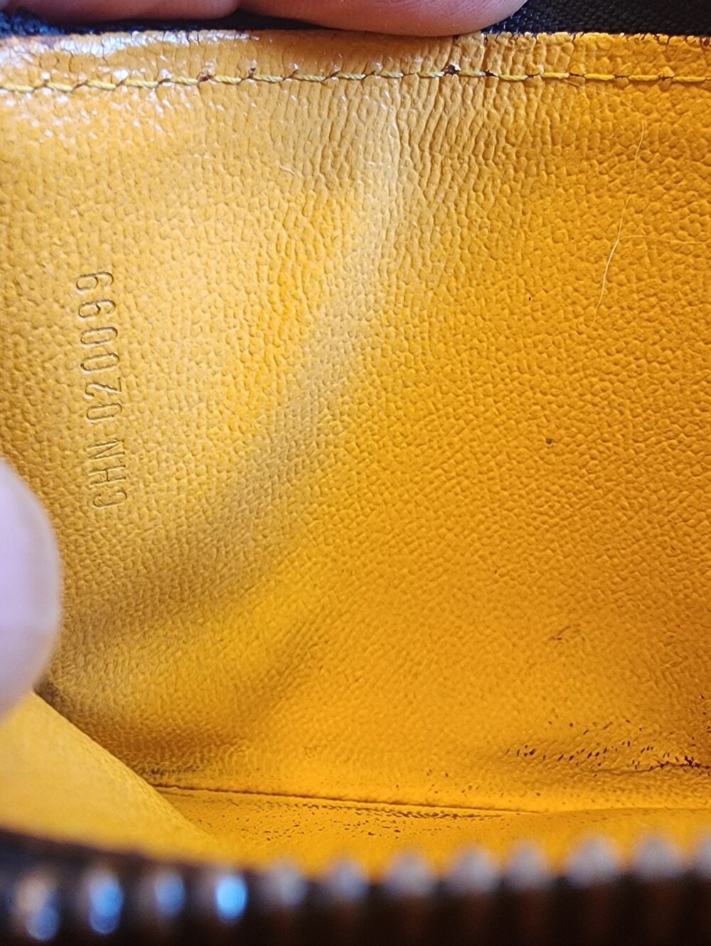 Goyard Matignon GM Wallet in Black and Tan Goyardine canvas with brown leather - Picture 13 of 16